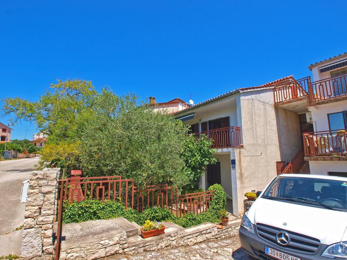 Apartments Emil 769 Фажана Экстерьер фото